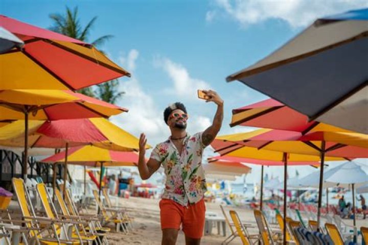 5 Things You Should Never Do at the Beach, Etiquette Experts Say