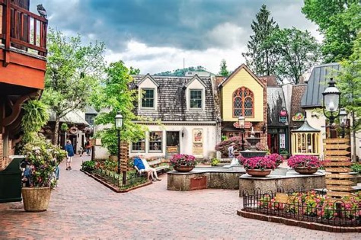 7 Small Towns in the U.S. That Will Make You Feel Like You're in a Fairy Tale