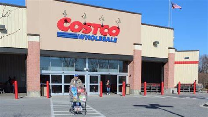 8 Warnings to Shoppers From Ex-Costco Employees