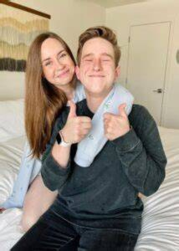 Alex Griswold Height, Weight, Age, Spouse, Facts, Biography