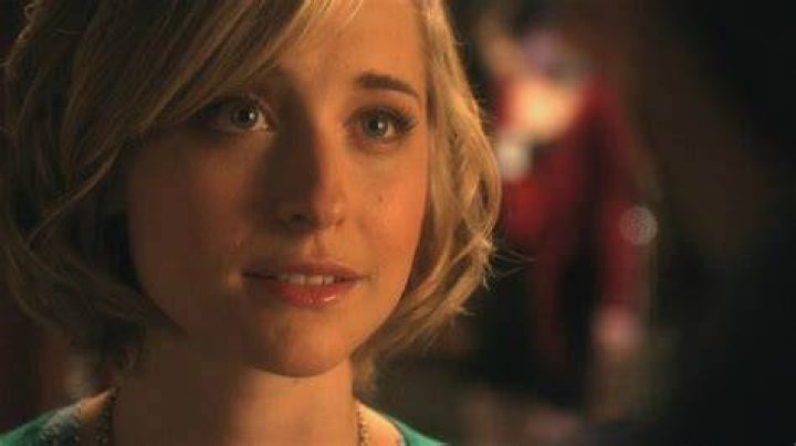 Allison Mack Height, Weight, Age, Boyfriend, Family, Facts, Biography
