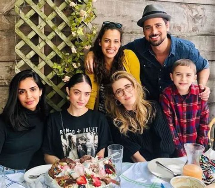 Athena Karkanis Age, Parents, Ethnicity, Nationality, Kids, Husband