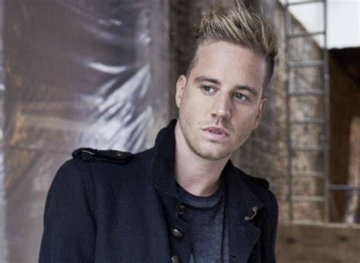 Ben Hazlewood Drops New Song “Sail Away” – Celeb Secrets