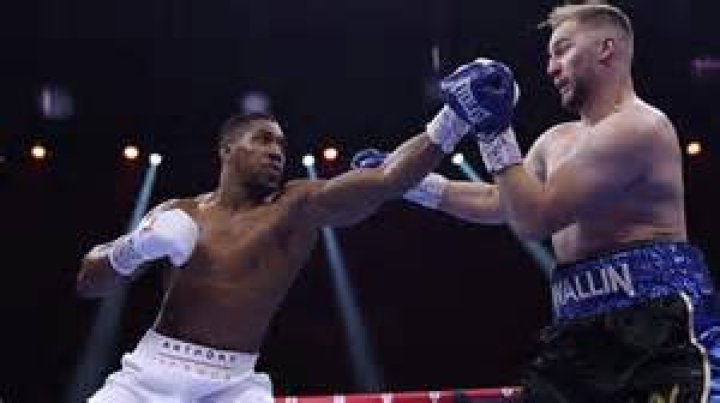 British Boxer Joe Joyce's Boxing Career, Fights, Matches, Earnings, Net Worth, Girlfriend, Sponsors, Family