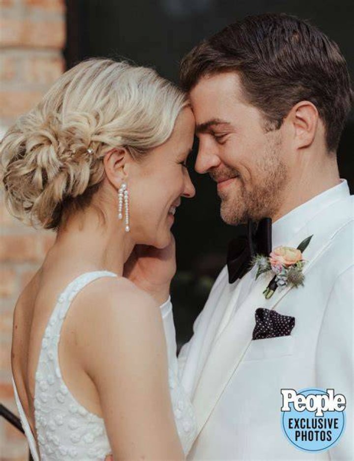 Cameron Smith | Bio-salary, net worth, affair, relationship, married, bio