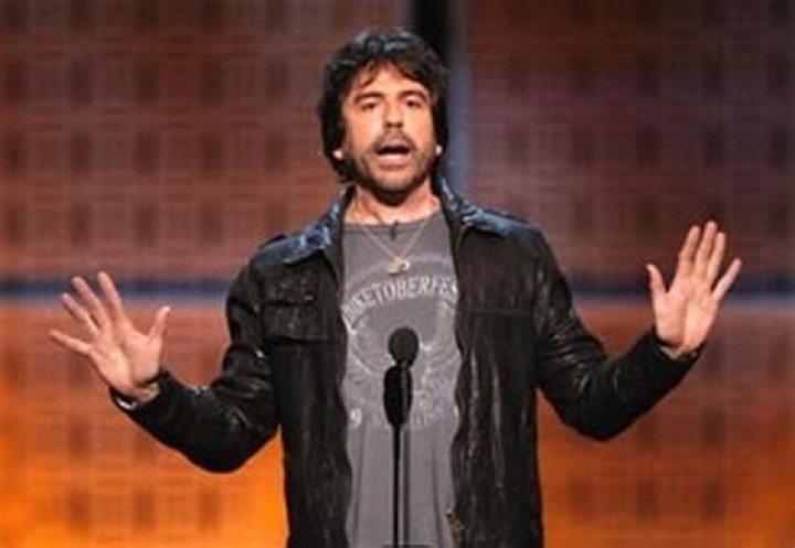 Comedian Greg Giraldo Dies