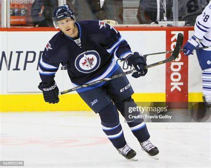 Derek Meech Biography- NHL, Salary, Contract, Earnings, Net worth, Married, Relationship, Affair, Age, Height, Family, Career, Nationality