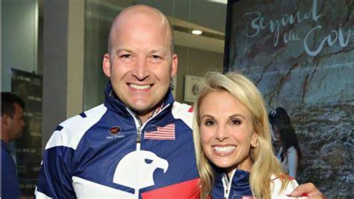 Former college hockey player who is married to Matt Hasselbeck, Has three children