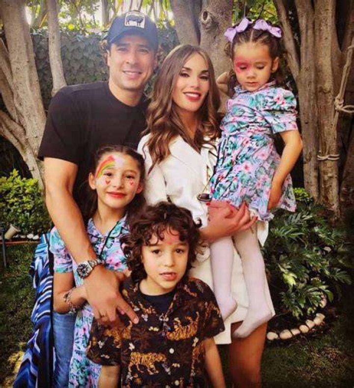 Guillermo Ochoa Bio-salary, net worth, married, wife, controversy, children, relationship, nationality, nationality, age, height, family