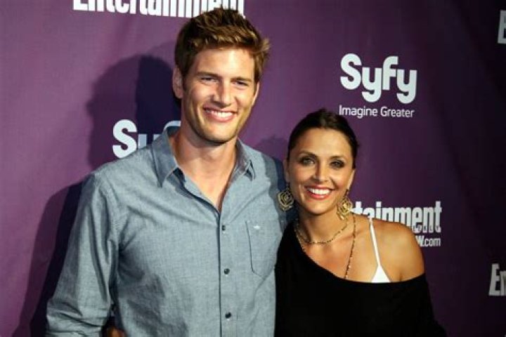 Hayes Pullard Biography-salary, net worth, married, affair, dating, children, career, relationship, age, height, girlfriend
