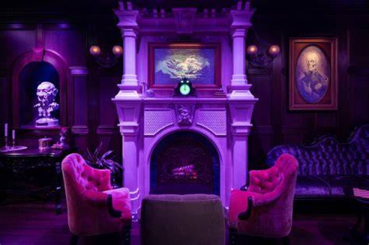 Holly Madison Says Anyone Moving into the Playboy Mansion Had to Do This