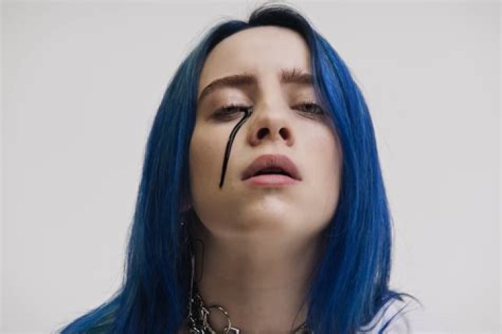 How Did Billie Eilish Cry Black Tears In 'When the Party's Over'?