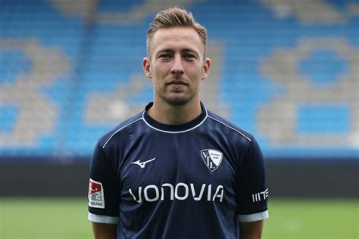 How much is Felix Passlack's Salary and Net worth; Know his Girlfriend, Family, Affair, Height, Stats