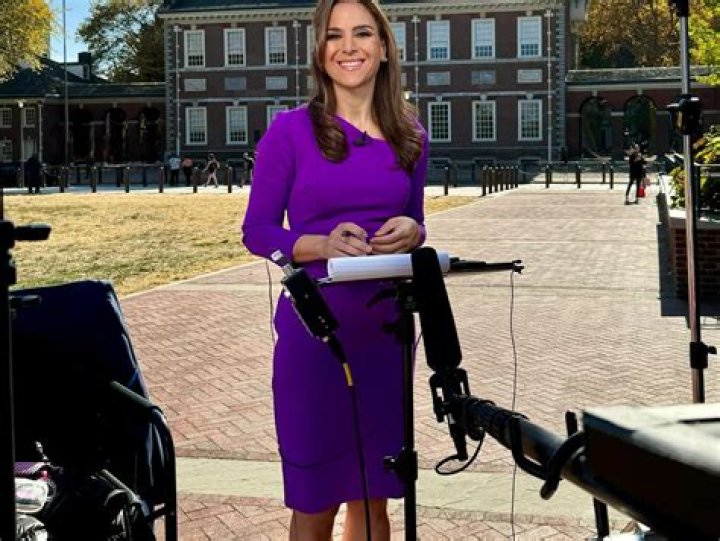 Jackie Groenen Salary and Net worth 2020; Is she Married? Jackie's Boyfriend, Affair, Age, Career Stats, Family