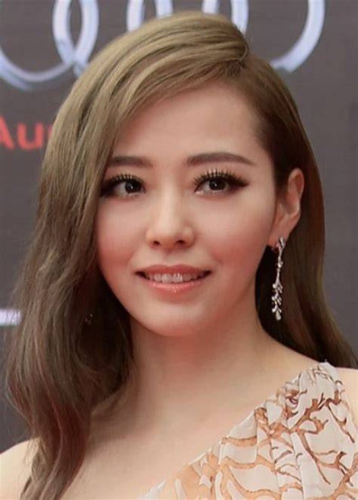 Jane Zhang Height, Weight, Age, Facts, Biography, Family