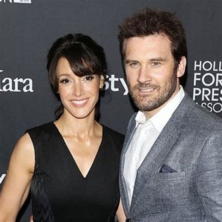 Jennifer Beals | Husband, Ken Dixon, Daughter, Ella Dixon, Net Worth, Parents, The L Word, Generation Q, Married, Daughter Ella Deaf, Brothers, Family, Siblings, Alexandre Rockwell, Alfred Beals, Father, Flashdance