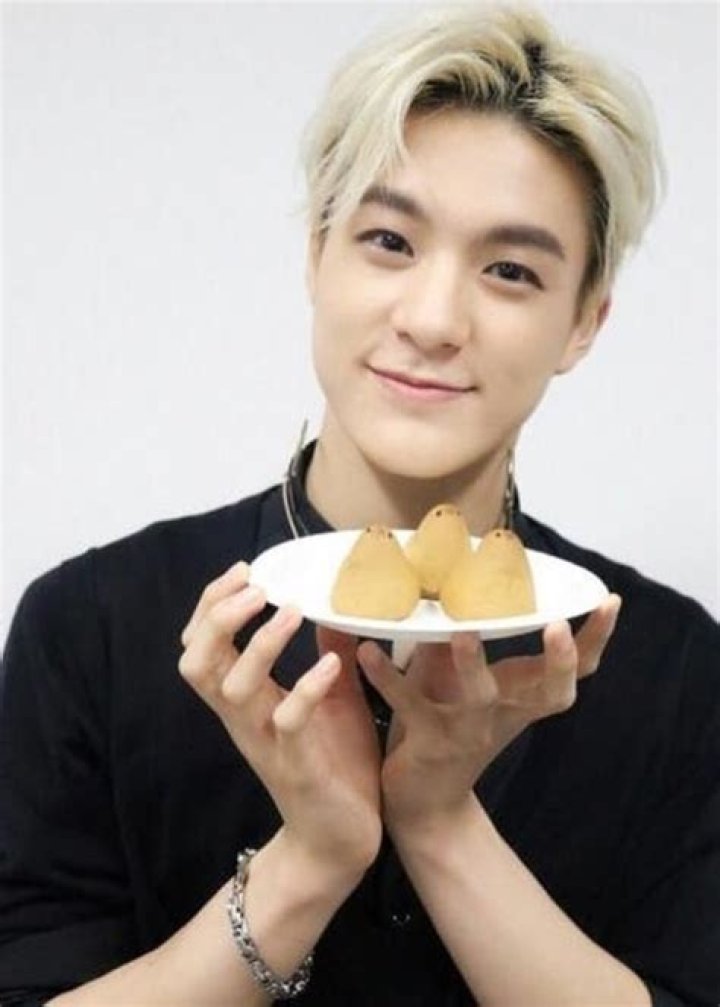 Jeno (NCT) Height, Weight, Age, Girlfriend, Family, Facts, Biography