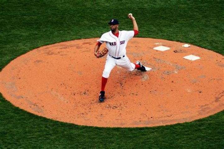 Johnny Cueto, Biography, salary, net worth, contract, market worth, MLB, Baseball, pitcher, outfielder, Caps