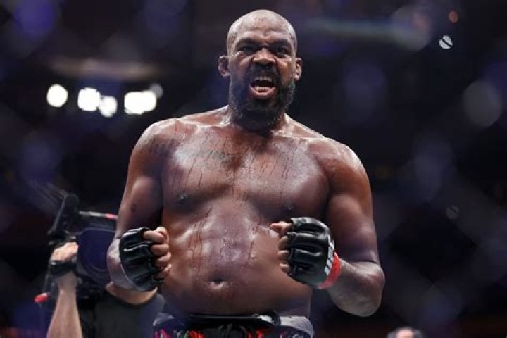 Jon Jones, Bio, UFC, Light Heavyweight, Salary, net worth, Career, Personal life, engaged, Children, facts, Girlfriend, Earnings