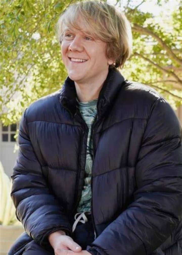 Josh Thomas Height, Weight, Age, Family, Facts, Education, Biography