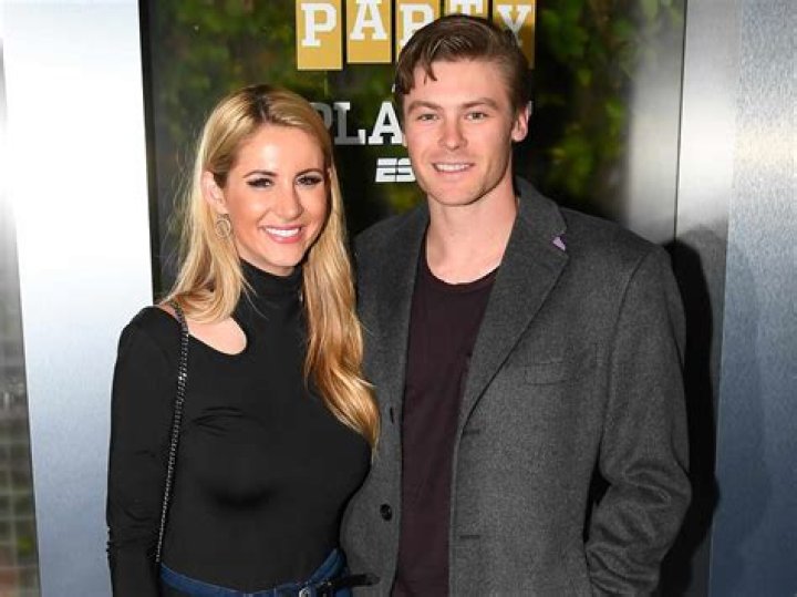 Laura McKeeman Bio - salary,net worth,affair,married,boyfriend