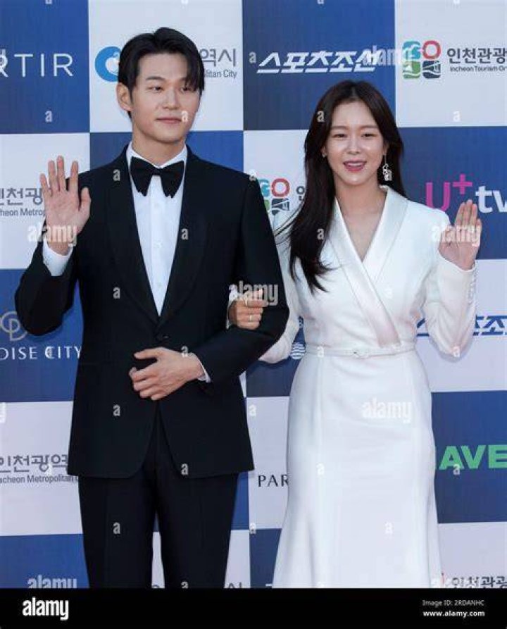 Lee Hak-joo Height, Weight, Age, Girlfriend, Biography, Family, Facts