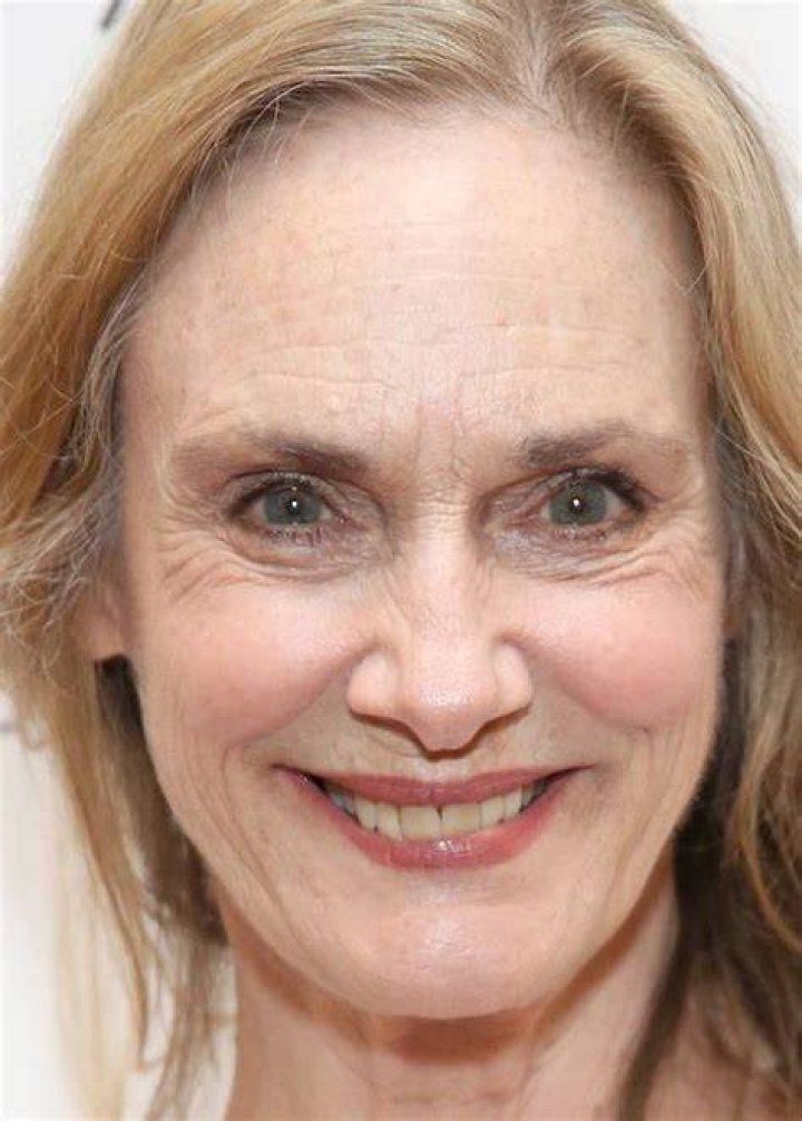 Lisa Emery Height, Weight, Age, Boyfriend, Family, Facts, Biography
