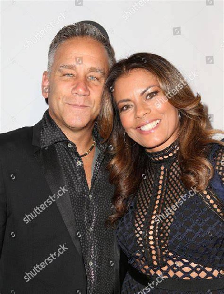 Lisa Vidal | The Baker And The Beauty Cast, Husband Jay Cohen, Family, Children, Net Worth, Wiki, Bio, Cancer, Son, Daughter