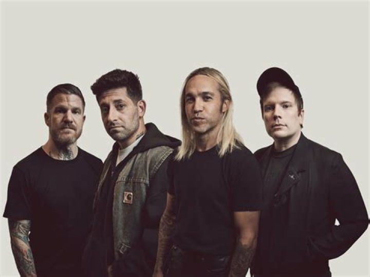 LONDON! Want Exclusive Merch + A Chance To Attend A Signing With Fall Out Boy’s Pete Wentz? – Get The Info Inside! (@falloutboy) – Celeb Secrets