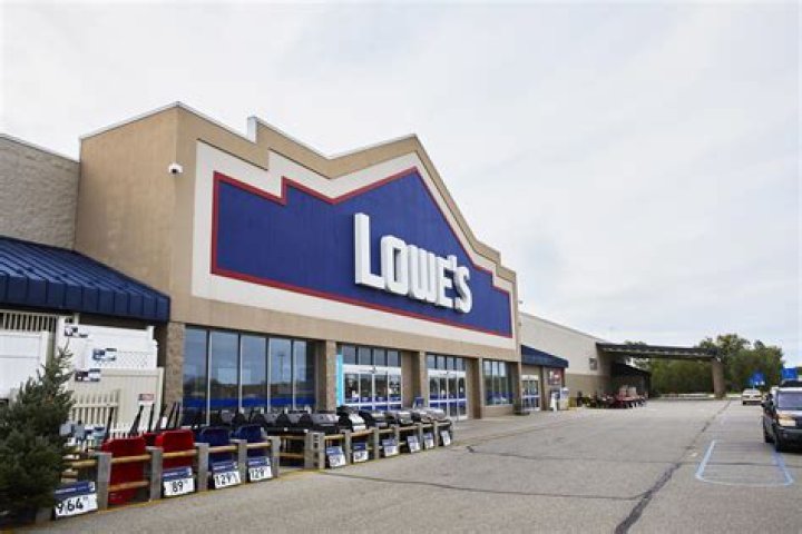 Lowe’s Is Adding a Delivery Service Through Instacart — Best Life