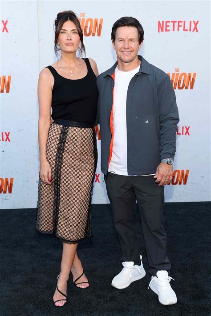 Married to his long-time girlfriend, Paola Robles, Does they have children? How much is his net worth in 2020?
