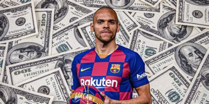 Martin Braithwaite Signed with FC Barcelona; How much is his Annual Salary; Who is Braithwaite Married to?