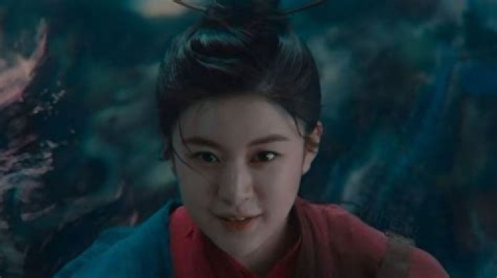 Meet Actress Go Yoon Jung & Learn If Her Character Regains Control Over Her Body!