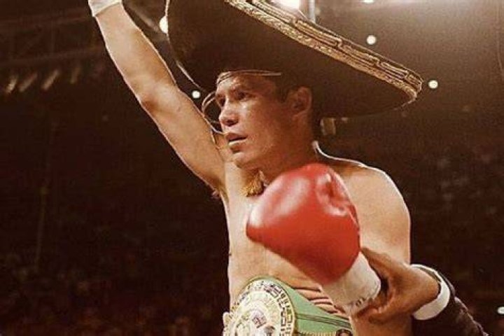 Mexican Boxer Miguel Berchelt Biography (Net worth, Next Fight, Record, Family, Affair, Girlfriend)