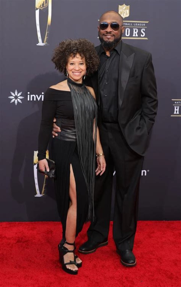 Mike Tomlin Married to Designer wife Kiya; His NFL Career, Salary, and Earnings