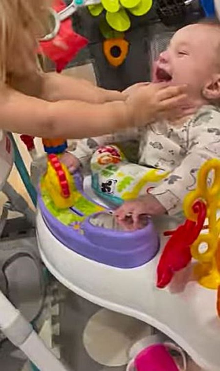 Mykelti Padron's Twins Discover Giggle Attacks