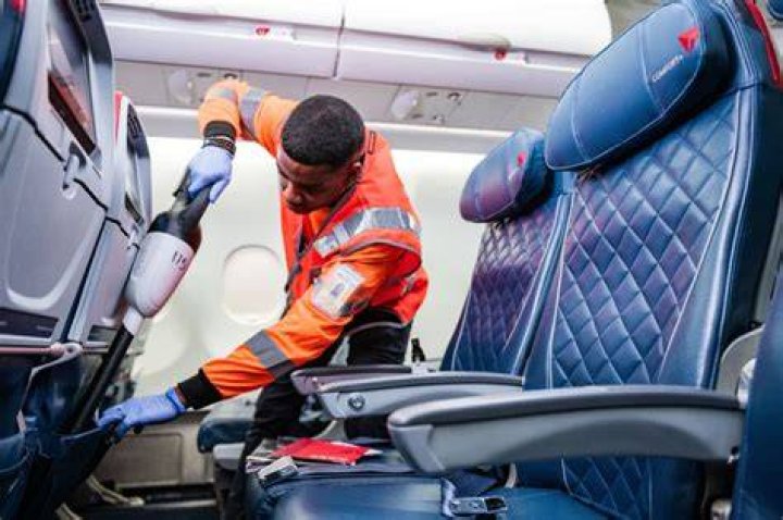 Never Ask for This One Favor on a Plane, Flight Attendants Warn