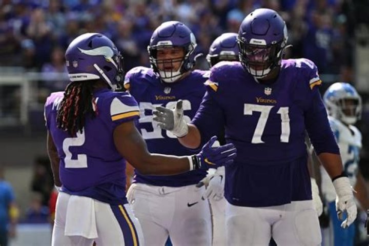NFL Draft Prospect Christian Darrisaw Scouting Report, Age, Stats, Family, Girlfriend, Net worth