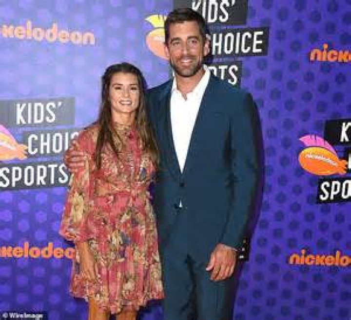 
NFL Player Aaron Rodgers Is In a Married Relation or Dating Someone as Girlfriend