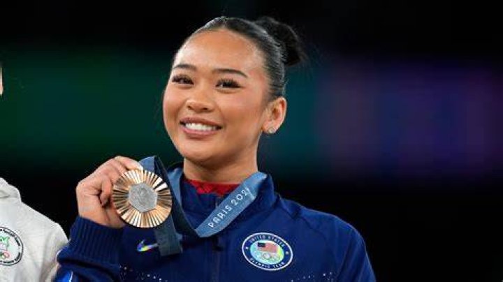 Olympic Gold Medalist Suni Lee's Bio, Age, Parents, Relationships, Boyfriend, Net Worth, Sponsors, Earnings