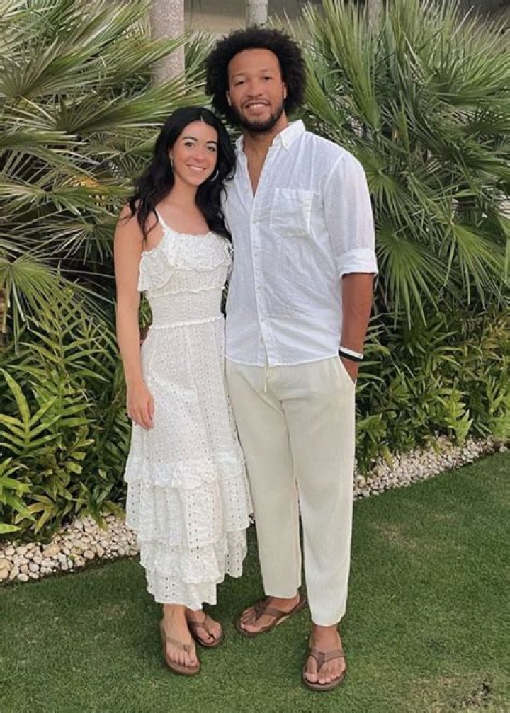 Rebekkah Brunson Biography- salary, contract, stats, net worth, married, relationship, gay, affair, career, relationship, dating, age, family