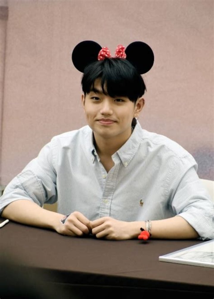 Sam Kim Height, Weight, Age, Family, Biography, Facts