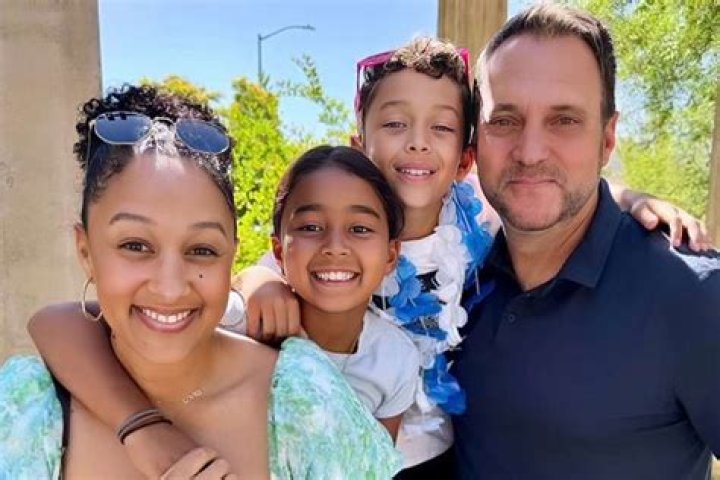 Tamera Mowry Net Worth, Husband, Children, Family, Measurements, Bio