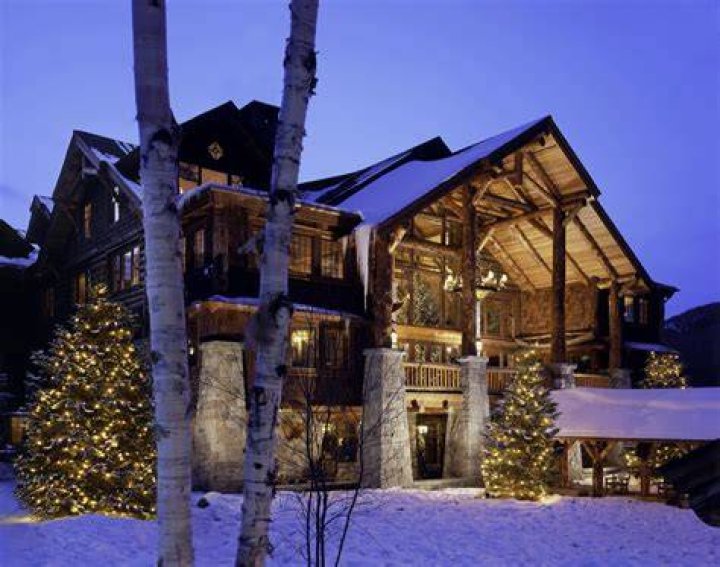 The 10 Coziest Mountain Lodges in the U.S. — Best Life
