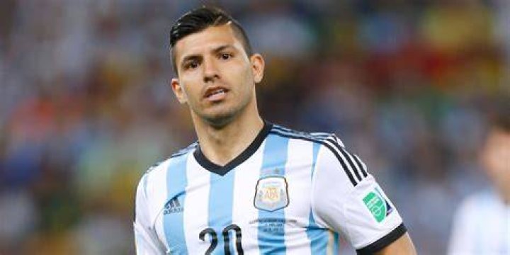 The Argentine footballer, Lucas Alario's Net Worth, Salary, Wife, Kids, Family, Age, Height