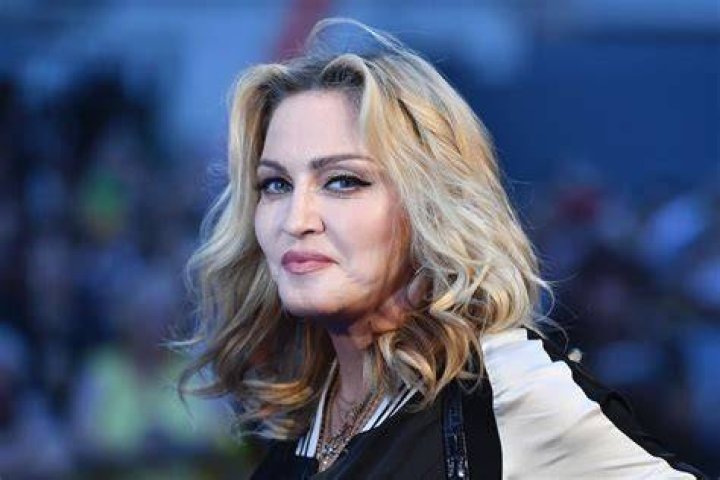 This Star Called Madonna "Dead Behind the Eyes": "She Cannot Act"