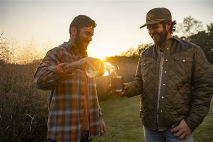 Thomas Rhett Shares His Favorite Memory from Working with Cousin Jeff Worn for Dos Primos Tequila (Exclusive) – Celeb Secrets