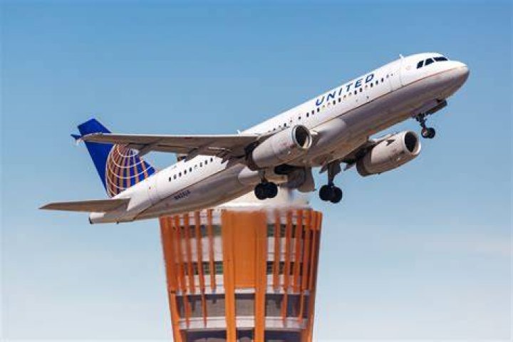 United Is Cutting Flights to L.A., Chicago, and 15 Other Major Cities