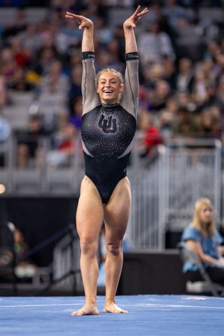 USA gymnast Grace McCallum Biography (Age, Family, Affair, Boyfriend, Parents, Earnings)