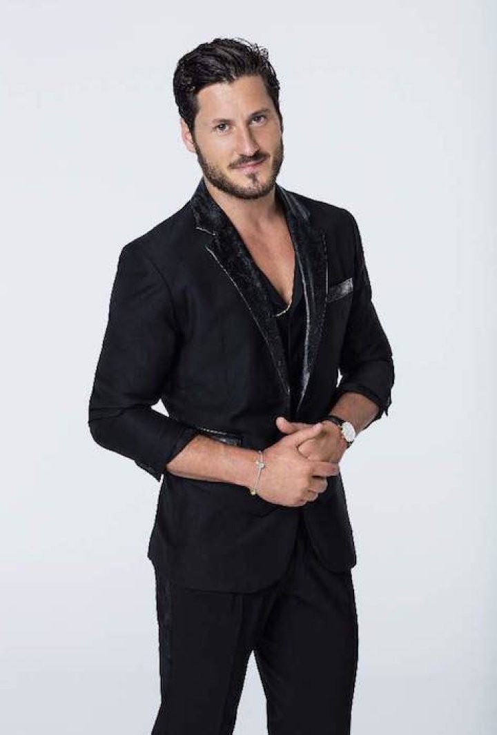 Val Chmerkovskiy Height, Weight, Age, Girlfriend, Family, Facts, Biography